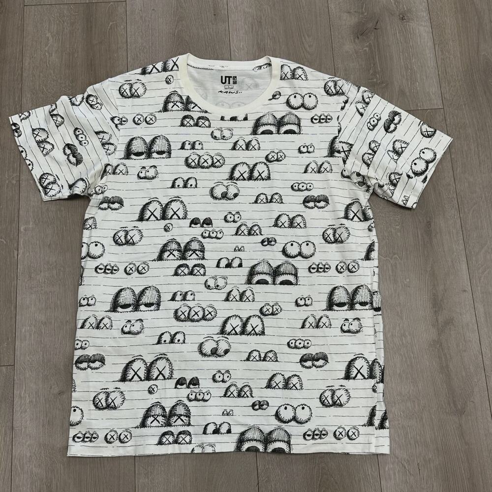 Uniqlo KAWS eyes All Over Print White Tee T Shirt size Large L SF